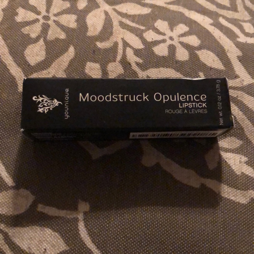 Younique moodstruck opulence lipstick